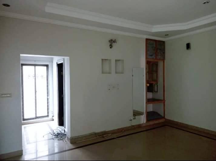 16 Marla 6 Bed House For Commercial Use Available in Gulraiz Housing Scheme 14