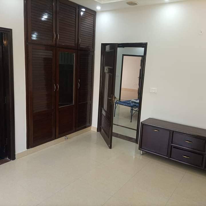 10 Marla 2 Bed Upper Portion For Rent Available in Bahria Phase 3 1