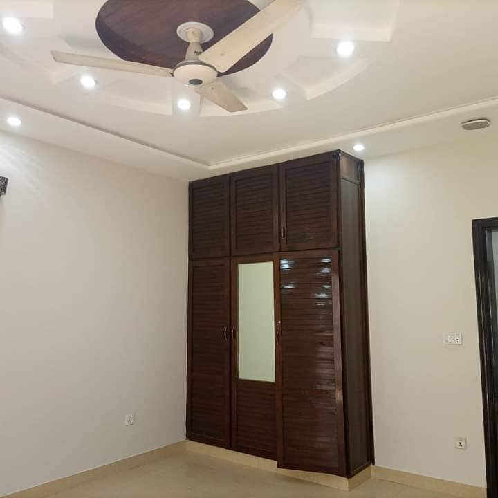 10 Marla 2 Bed Upper Portion For Rent Available in Bahria Phase 3 4