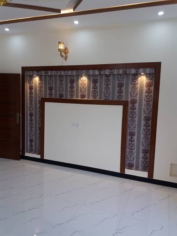 1 Kanal 3 Bed Portion For Rent Available in DHA Phase 1 2