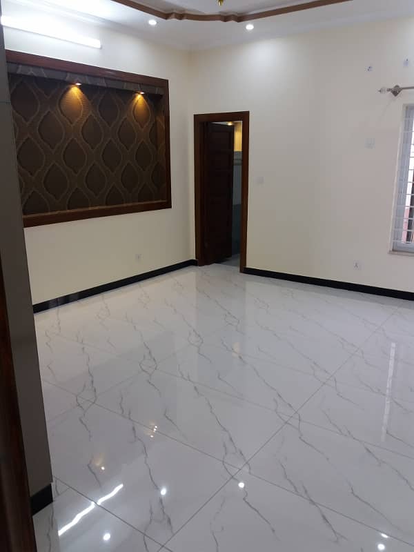 1 Kanal 3 Bed Portion For Rent Available in DHA Phase 1 8