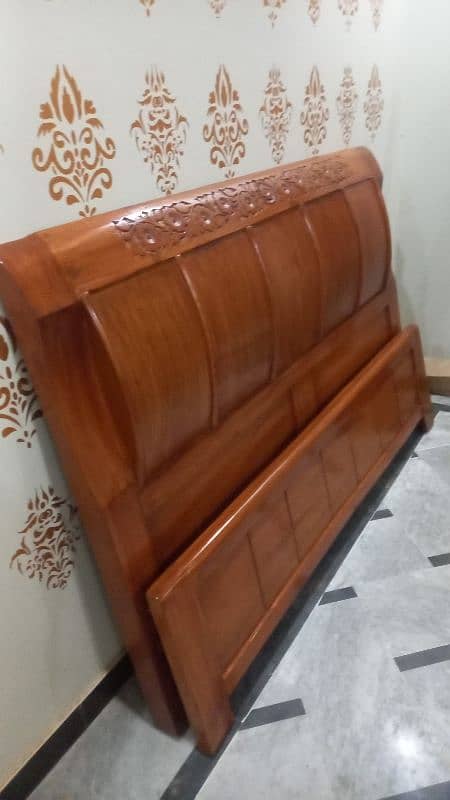 Solid Wooden bed Brand New never used 0321///512///0593 0