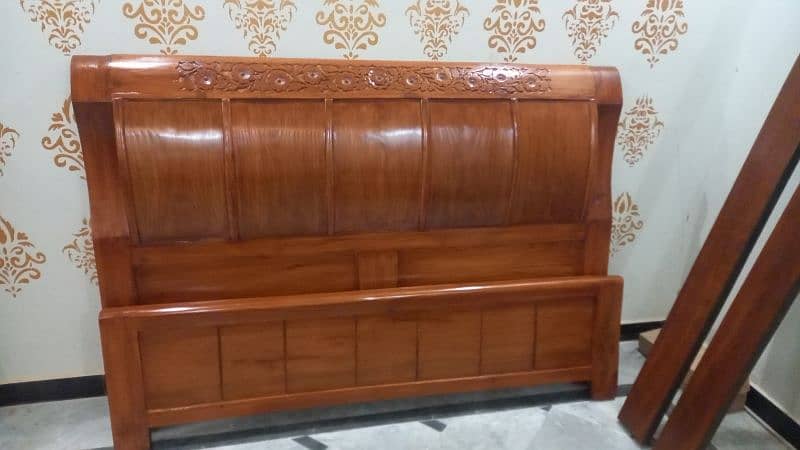 Solid Wooden bed Brand New never used 0321///512///0593 2