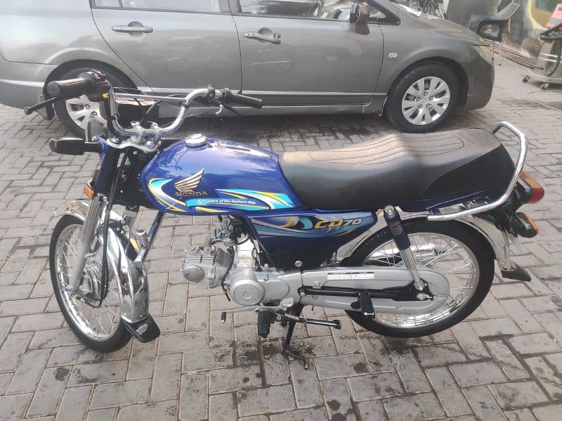 Honda CD-70 (Blue) 5