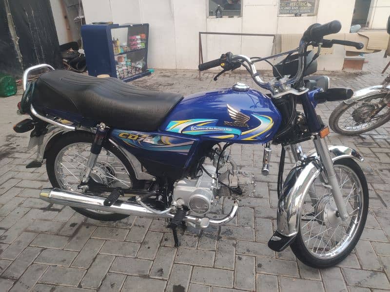 Honda CD-70 (Blue) 6