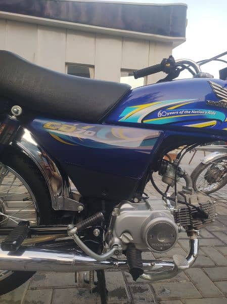 Honda CD-70 (Blue) 7