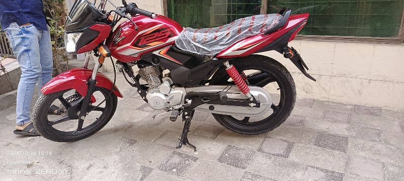 Honda CB 125F 2025 0