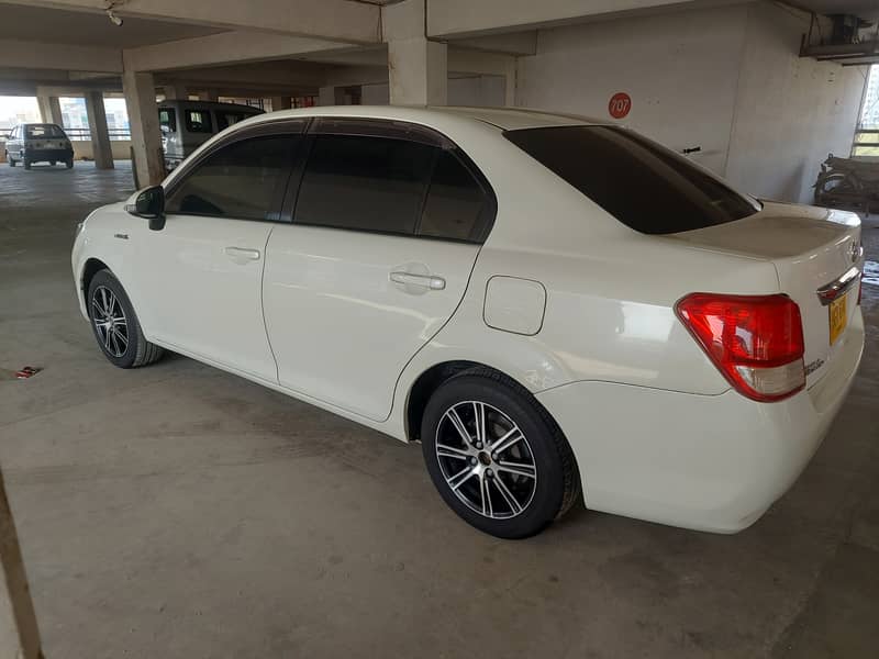 Toyota Corolla Axio 2013 hybrid 5