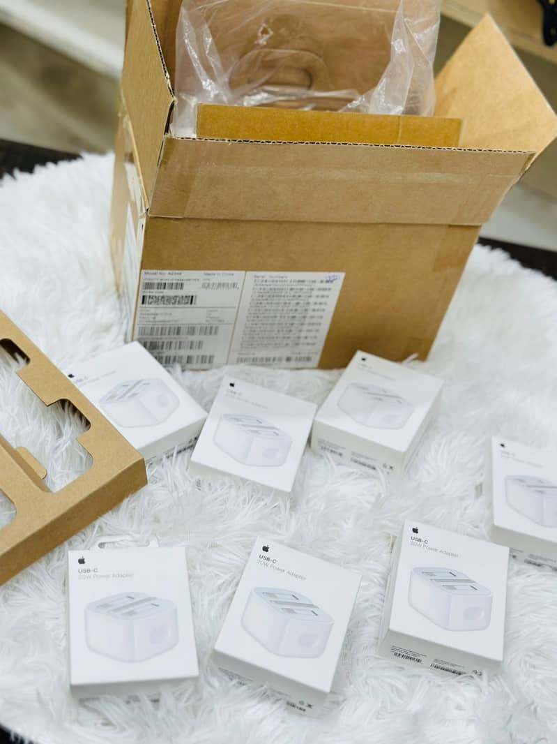 Apple iphone 20w charger Quantity Available 3