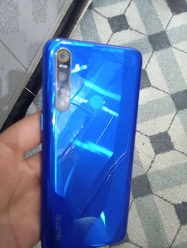 Realme 5     4/64 1