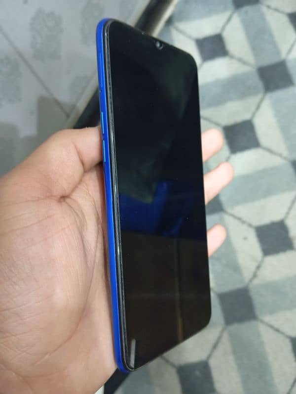 Realme 5     4/64 3