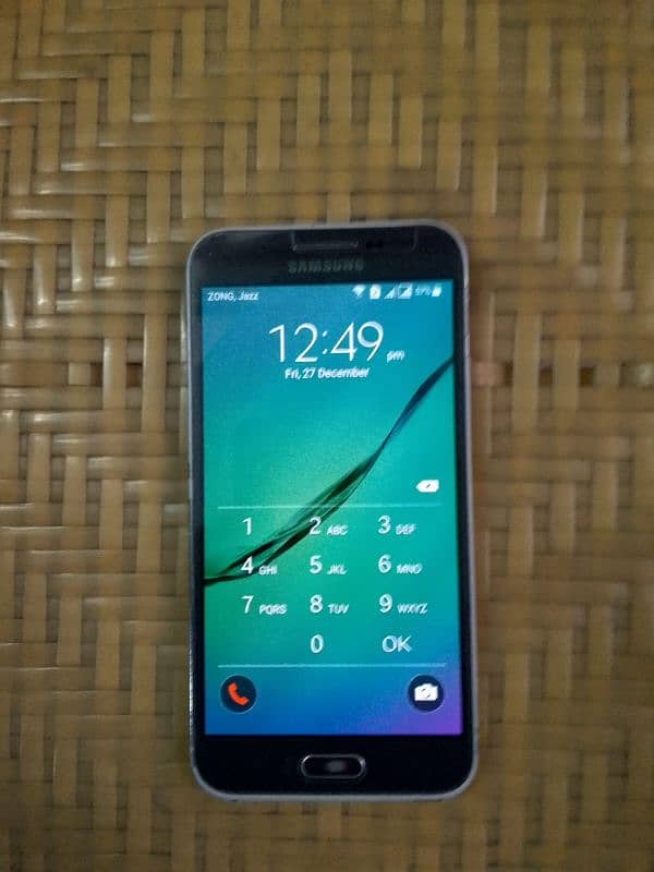 Samsung Galaxy E5 16GB 0