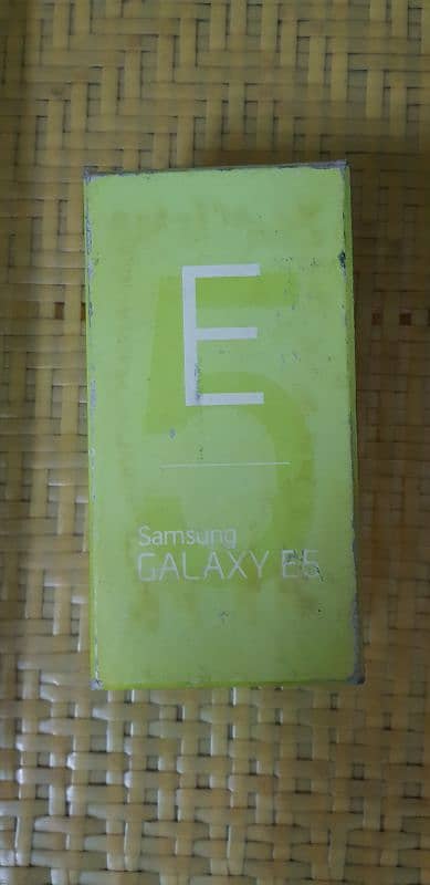 Samsung Galaxy E5 16GB 3