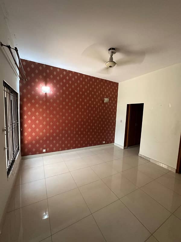 10 Marla House in Faisal Town near to Moulana Shokat Ali Road for family or for Silent Office 1