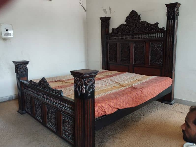 wooden bed with side table,dressing,matresss 0