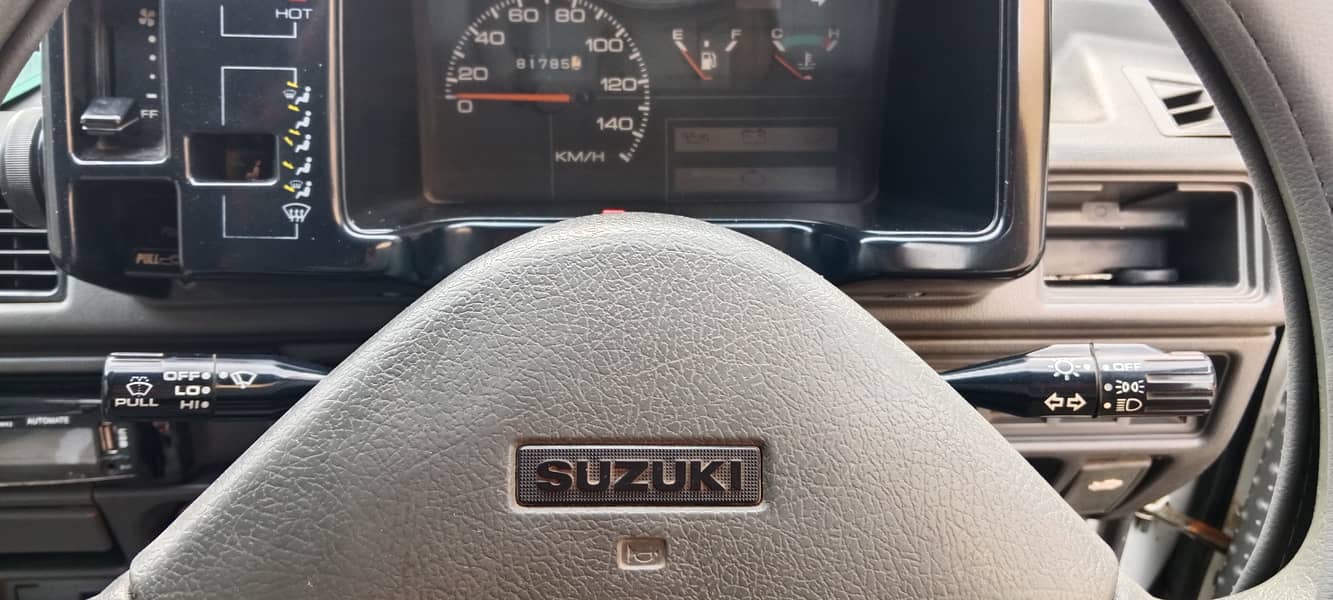 Suzuki Mehran VXR 2015 12