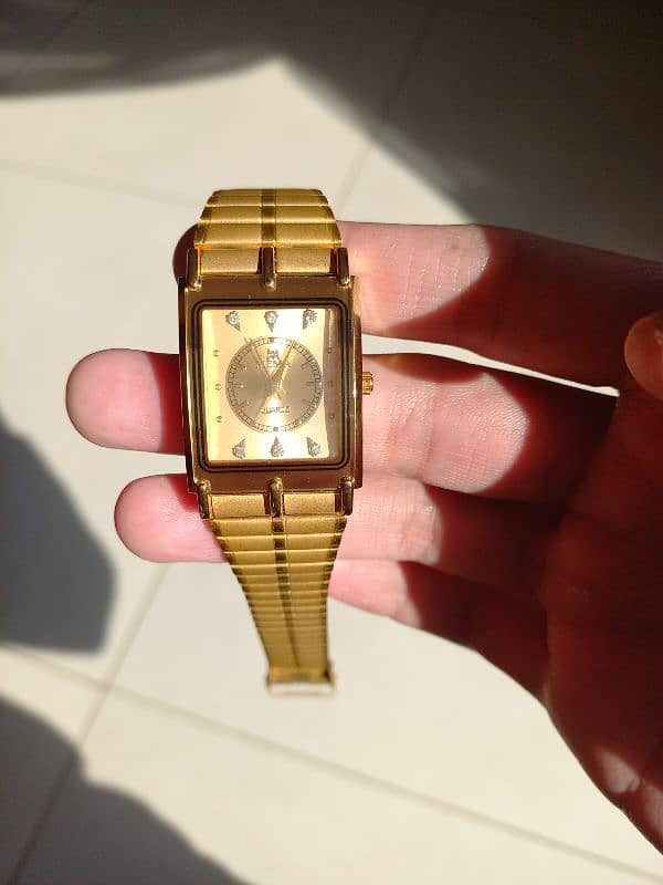 MEMA QUARTZ 22K ELECTRO GOLD PLATED 3