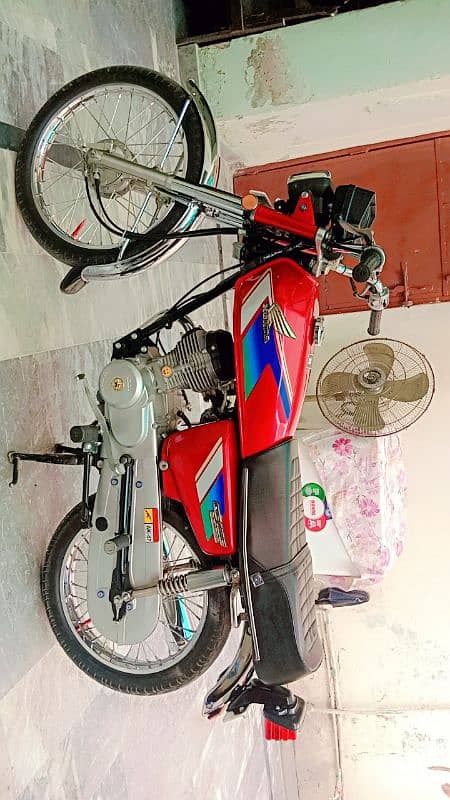 Honda 125 Condition 10/10 Total original parts 3