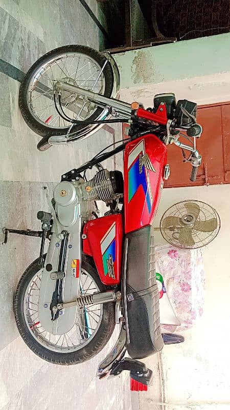 Honda 125 Condition 10/10 Total original parts 4