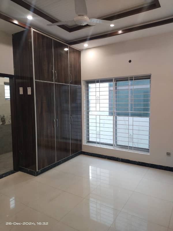 Wapk block 10 Mrla brand new type tailed floor house available for rent 1