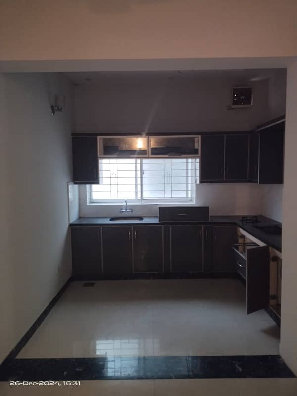 Wapk block 10 Mrla brand new type tailed floor house available for rent 5