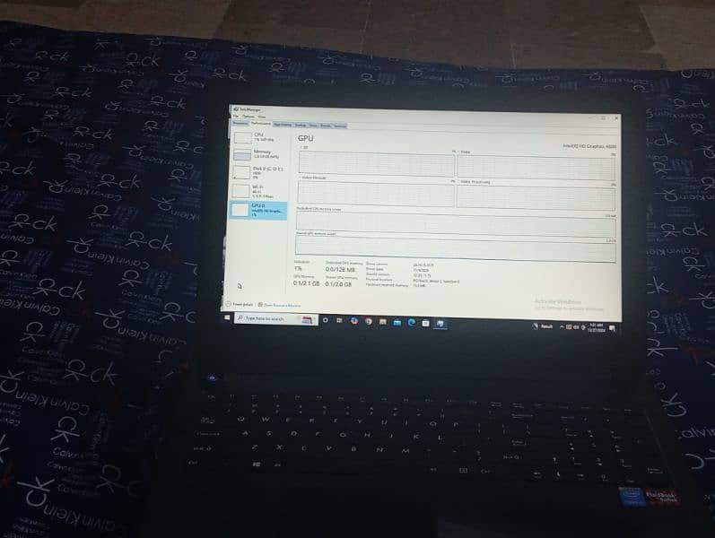 plaid book laptop intel core i3 4th gen 4gb ddr3 300gb hdd 5