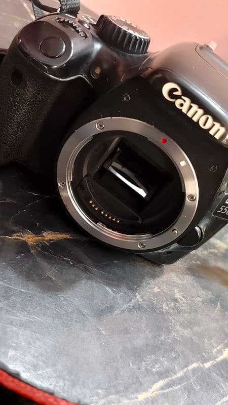 cannon DSLR In mint condition 2