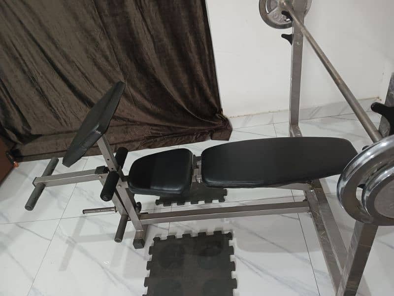 ADJUSTABLE BENCH WITH BENCH PRESS 7