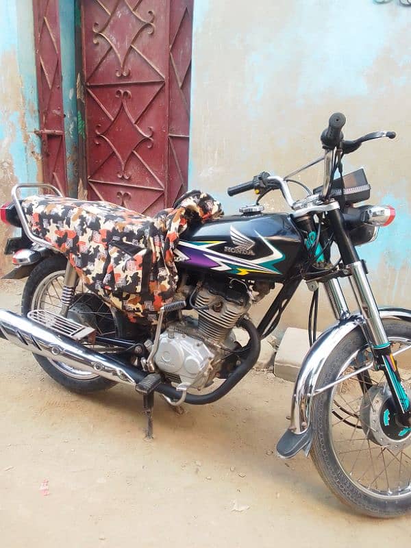 Honda 125 2020 ka 10 mahina Karachi no 4