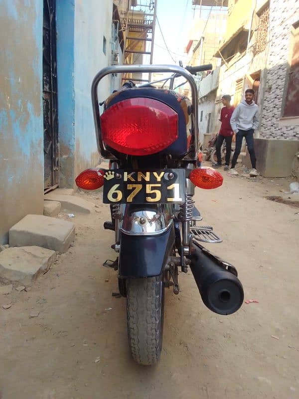 Honda 125 2020 ka 10 mahina Karachi no 5