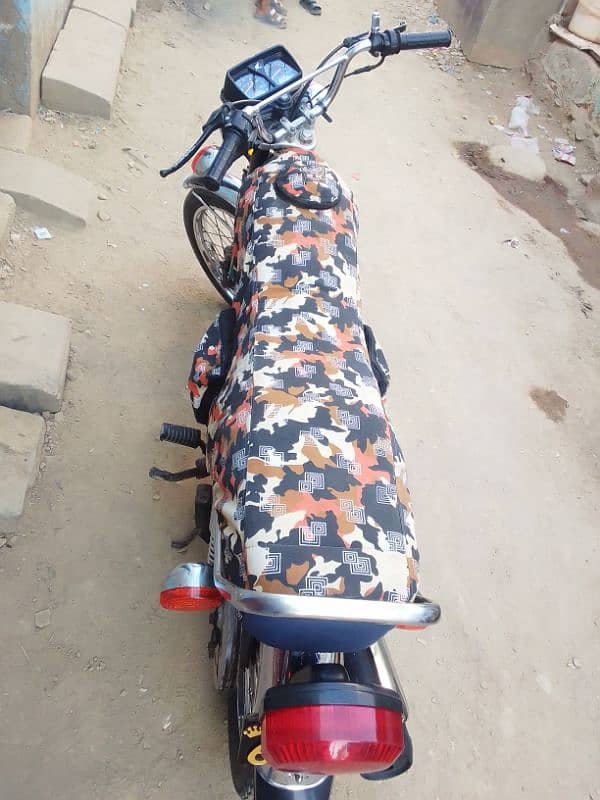 Honda 125 2020 ka 10 mahina Karachi no 6