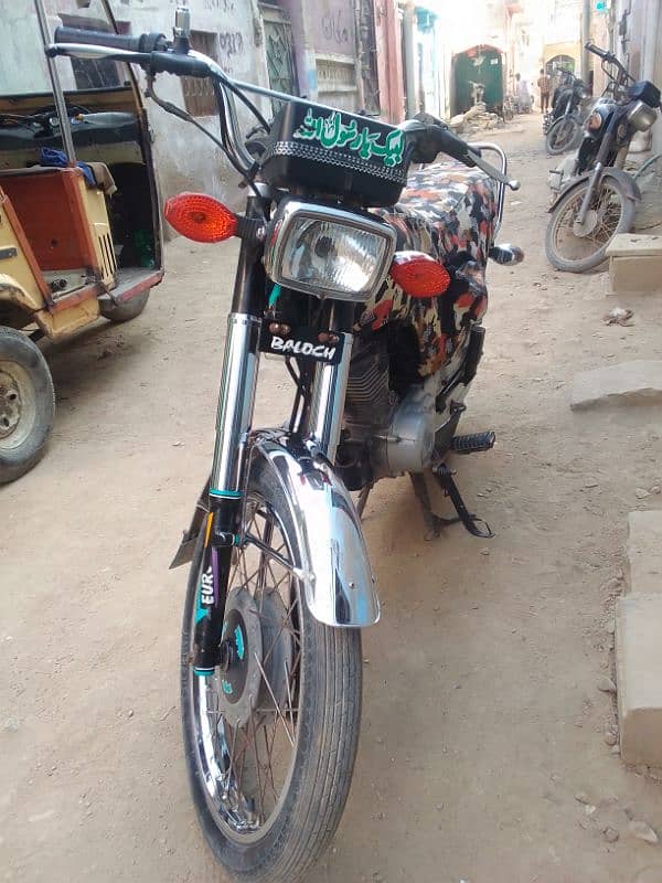 Honda 125 2020 ka 10 mahina Karachi no 8