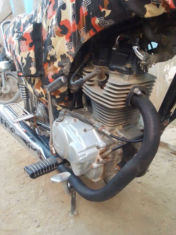 Honda 125 2020 ka 10 mahina Karachi no 9