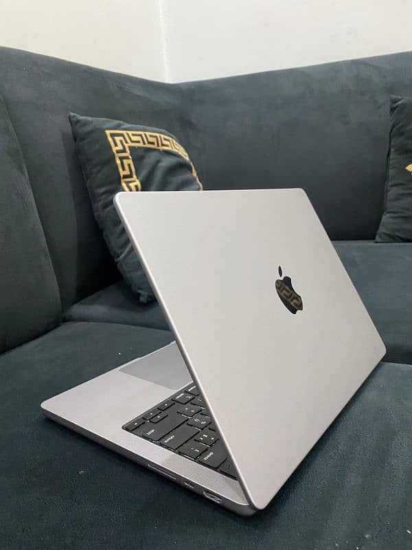 Macbook Pro 2021 M1 Pro Chip 14”inch 16Gb Ram 1TB SSD 2