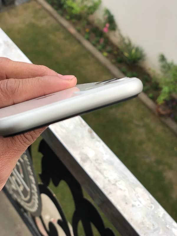 iPhone 11 64gb non PTA factory 6