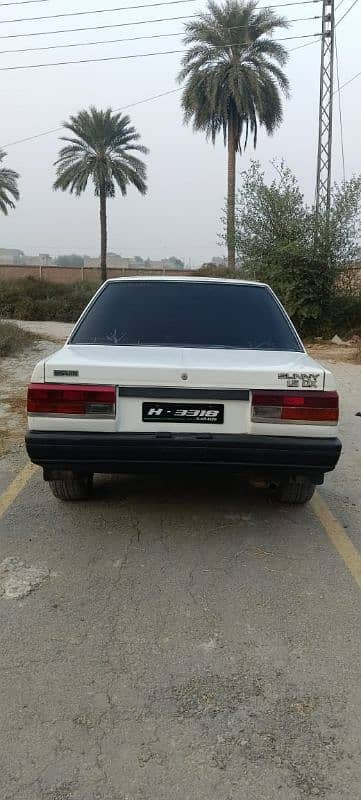 Nissan Sunny 1989 4