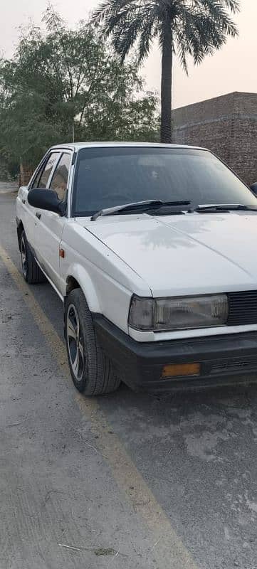 Nissan Sunny 1989 11