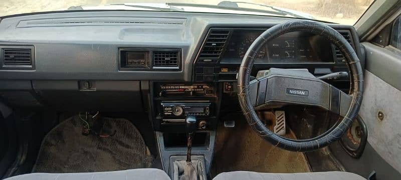 Nissan Sunny 1989 14