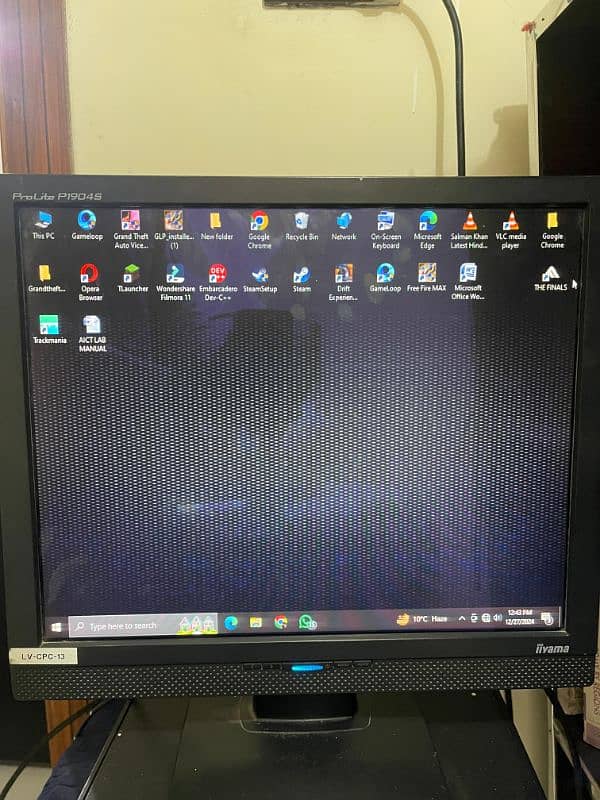 Good condition desktop (CPU, LCD, KEYBOARD) 0