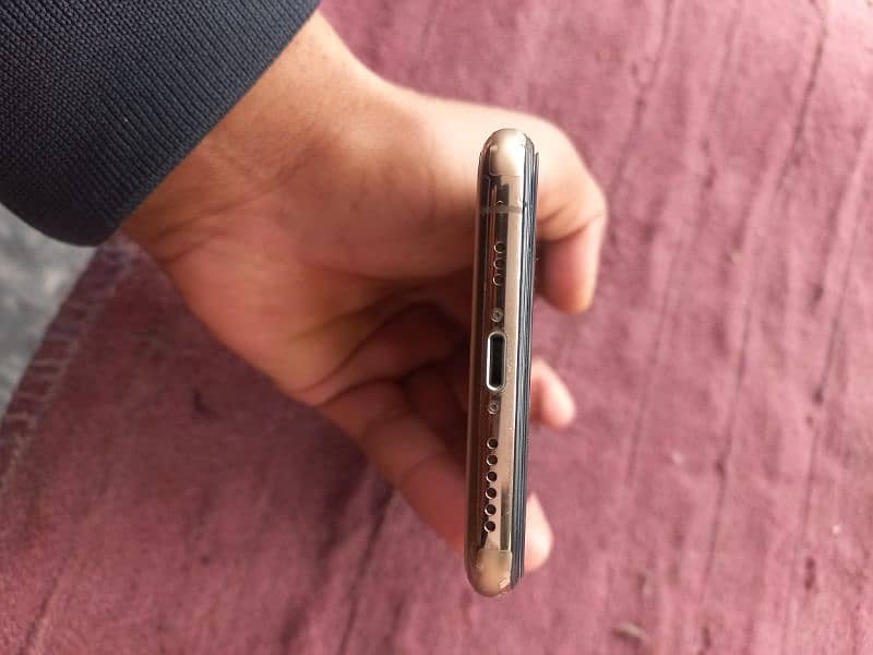 iPhone xs 64gb dual pta approved 5