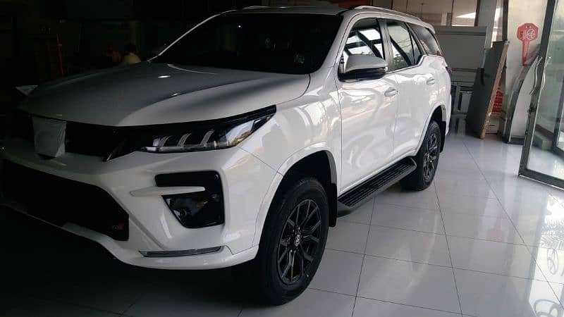 Toyota Fortuner grs 2024 1