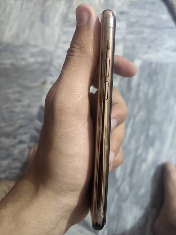 Iphone 11 pro LLA model 2