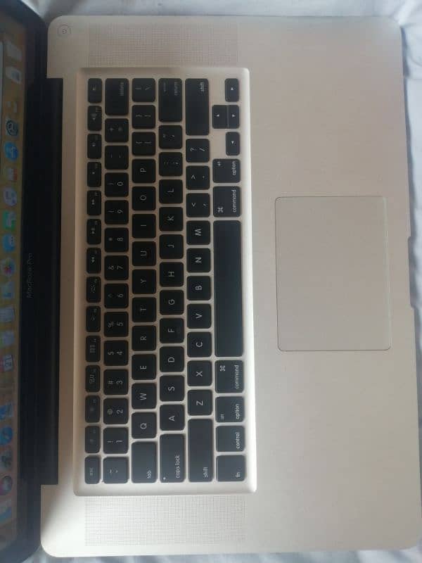 MACBOOK PRO 2011 LATE CORE i7 2