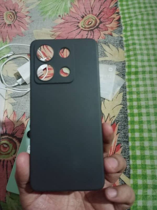 REDMI NOTE 13 8/128 GB almost new 11 month warranty 5