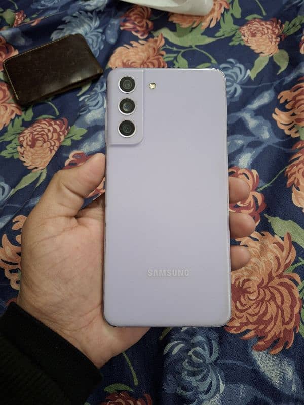 Samsung S21 FE 8/256. lavender 2