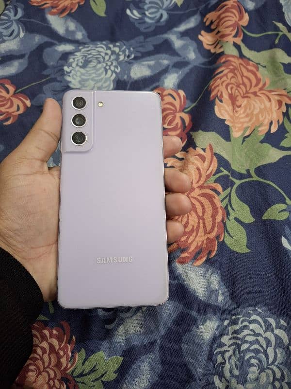 Samsung S21 FE 8/256. lavender 6