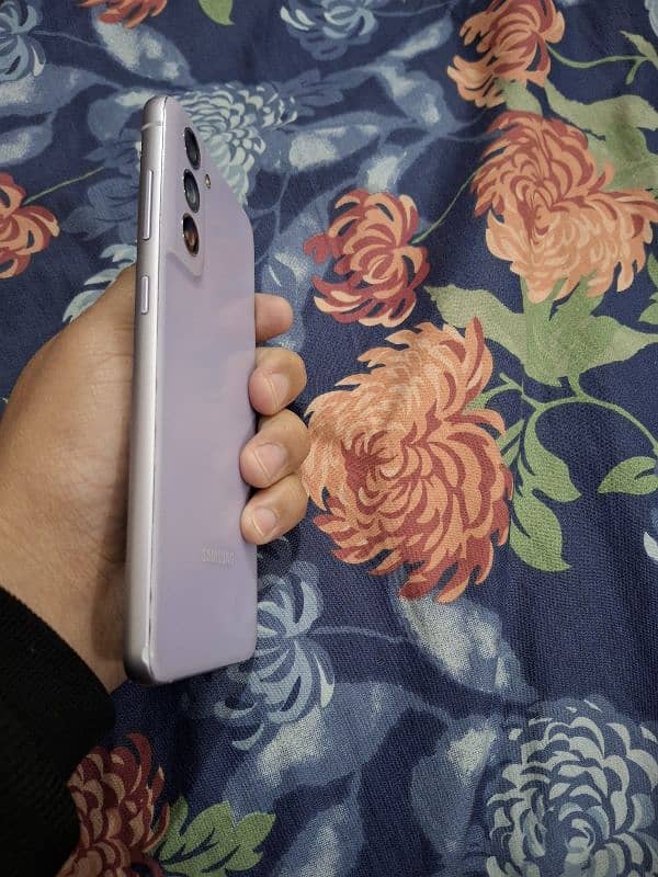 Samsung S21 FE 8/256. lavender 7