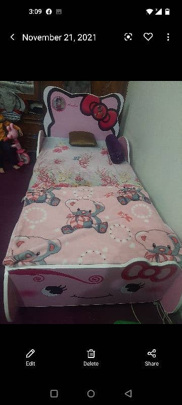 kids bed 9/10 condition 1