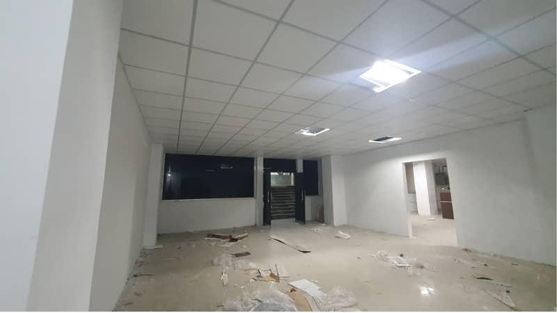 Area 700 SqFt Corporate Office Available For Rent On Reasonable Rent In Main Boulevard Road Gulberg 3 Lahore 0