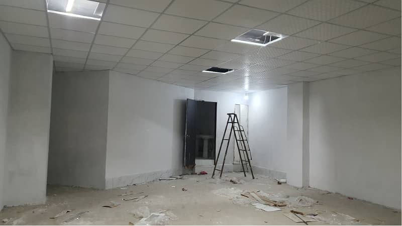 Area 700 SqFt Corporate Office Available For Rent On Reasonable Rent In Main Boulevard Road Gulberg 3 Lahore 3